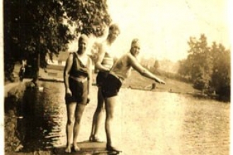 Doris & William Jenney with Edith Lamb at Hill Hook Pleasure Pool